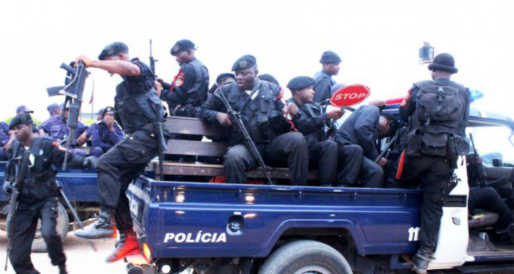 polícia-angola