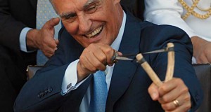 Cavaco Silva critica promessas irrealistas