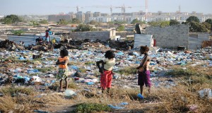 PIB de Angola revisto em baixa