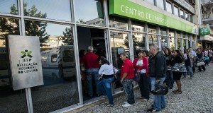 (Des)empregados portugueses apostam em Angola - Folha 8