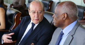 FC Porto forma atletas, MPLA forma... políticos - Folha 8